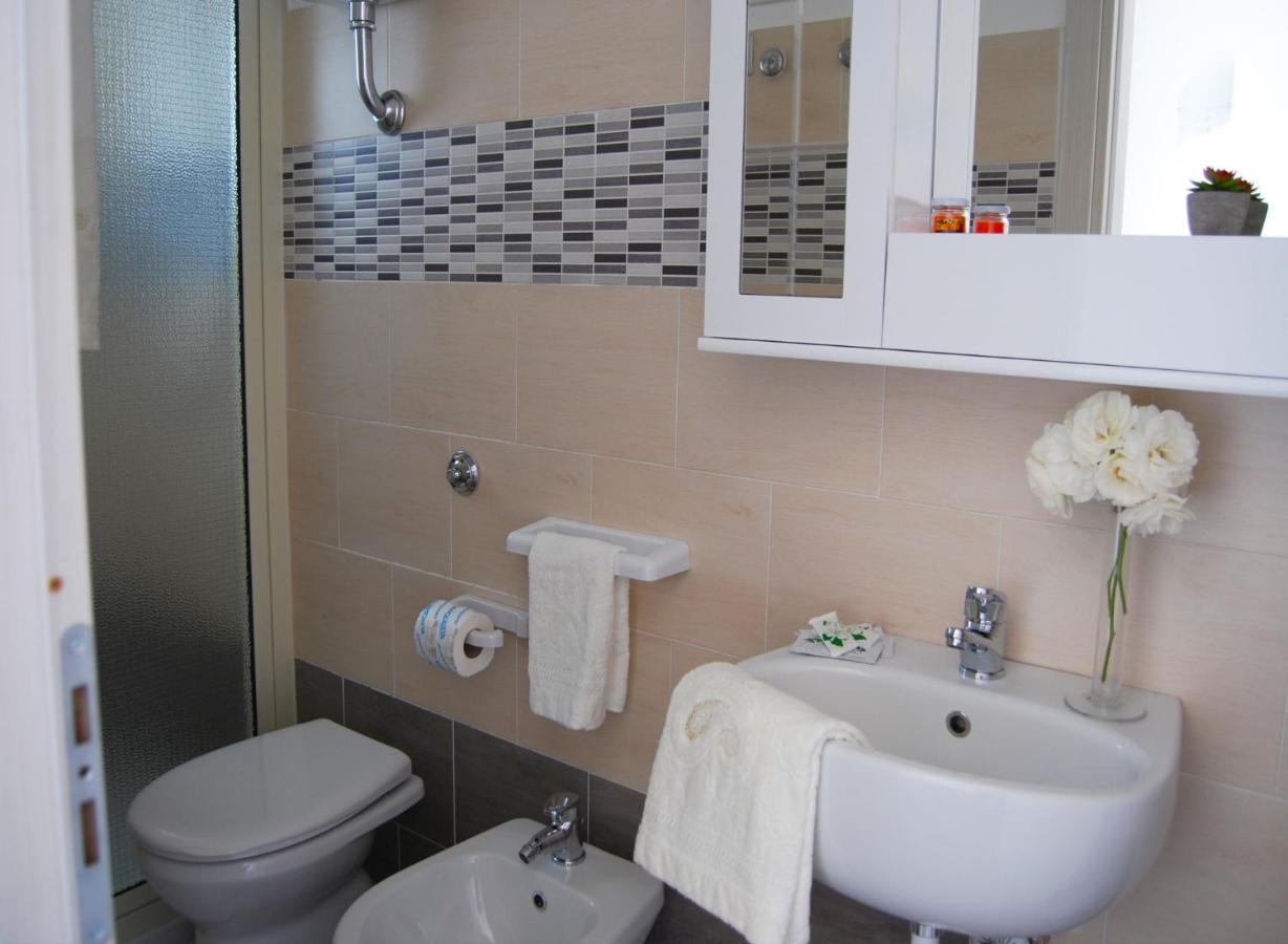 B&B Capo Rizzuto Fronte Mare Exterior foto