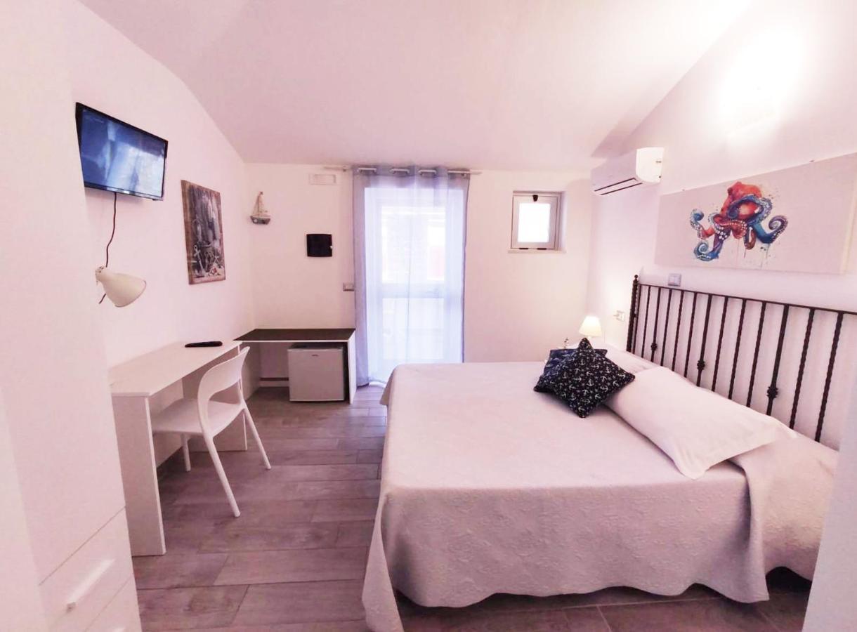 B&B Capo Rizzuto Fronte Mare Exterior foto