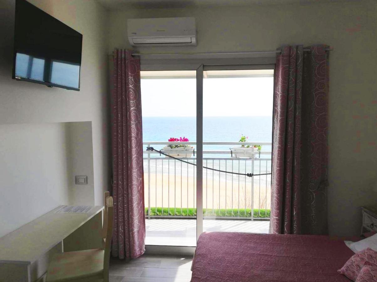 B&B Capo Rizzuto Fronte Mare Exterior foto
