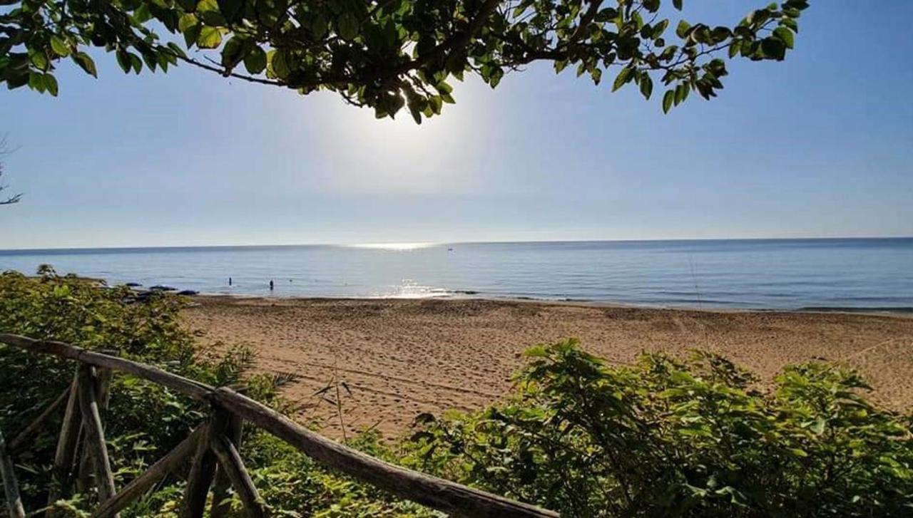 B&B Capo Rizzuto Fronte Mare Exterior foto